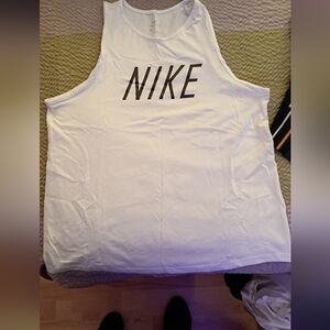 NWOT Nike White Tank Top Size Large